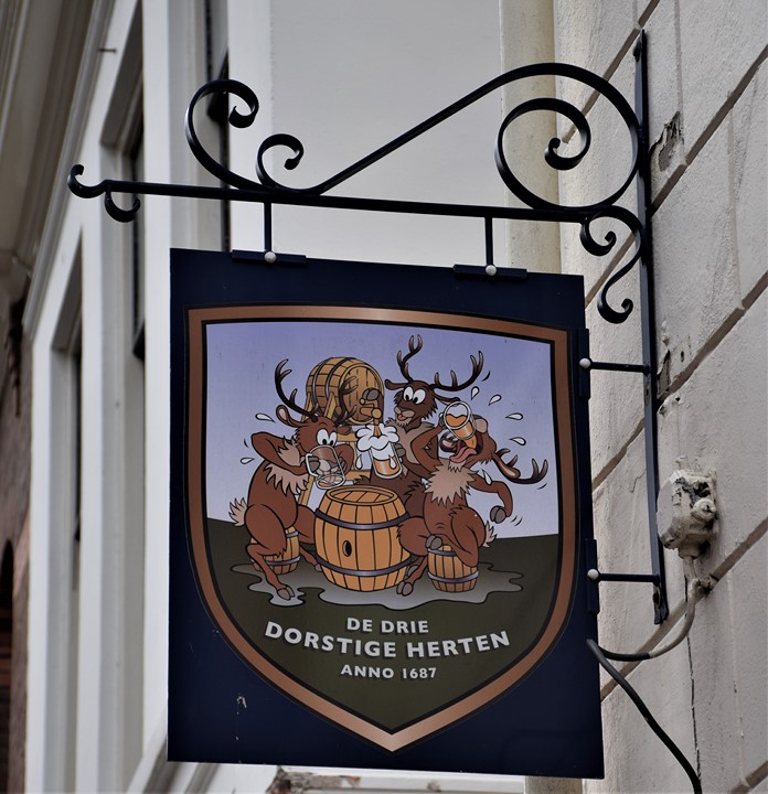 Les trois cerfs assoiffés